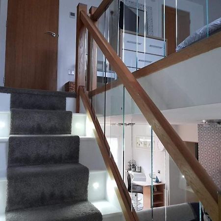 Outstanding Modern 1-Bed House In Chippenham Chippenham (Wiltshire) Zewnętrze zdjęcie