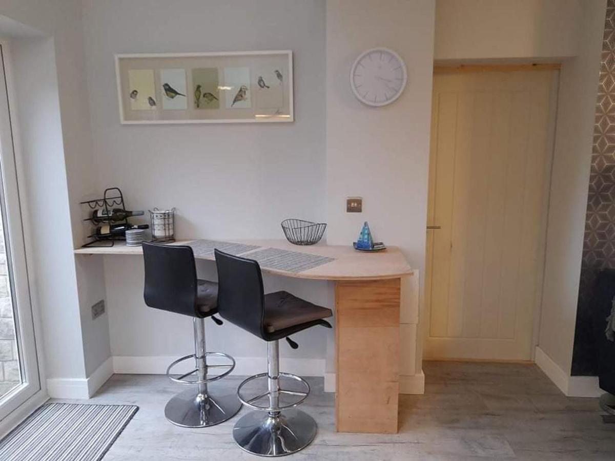 Outstanding Modern 1-Bed House In Chippenham Chippenham (Wiltshire) Zewnętrze zdjęcie