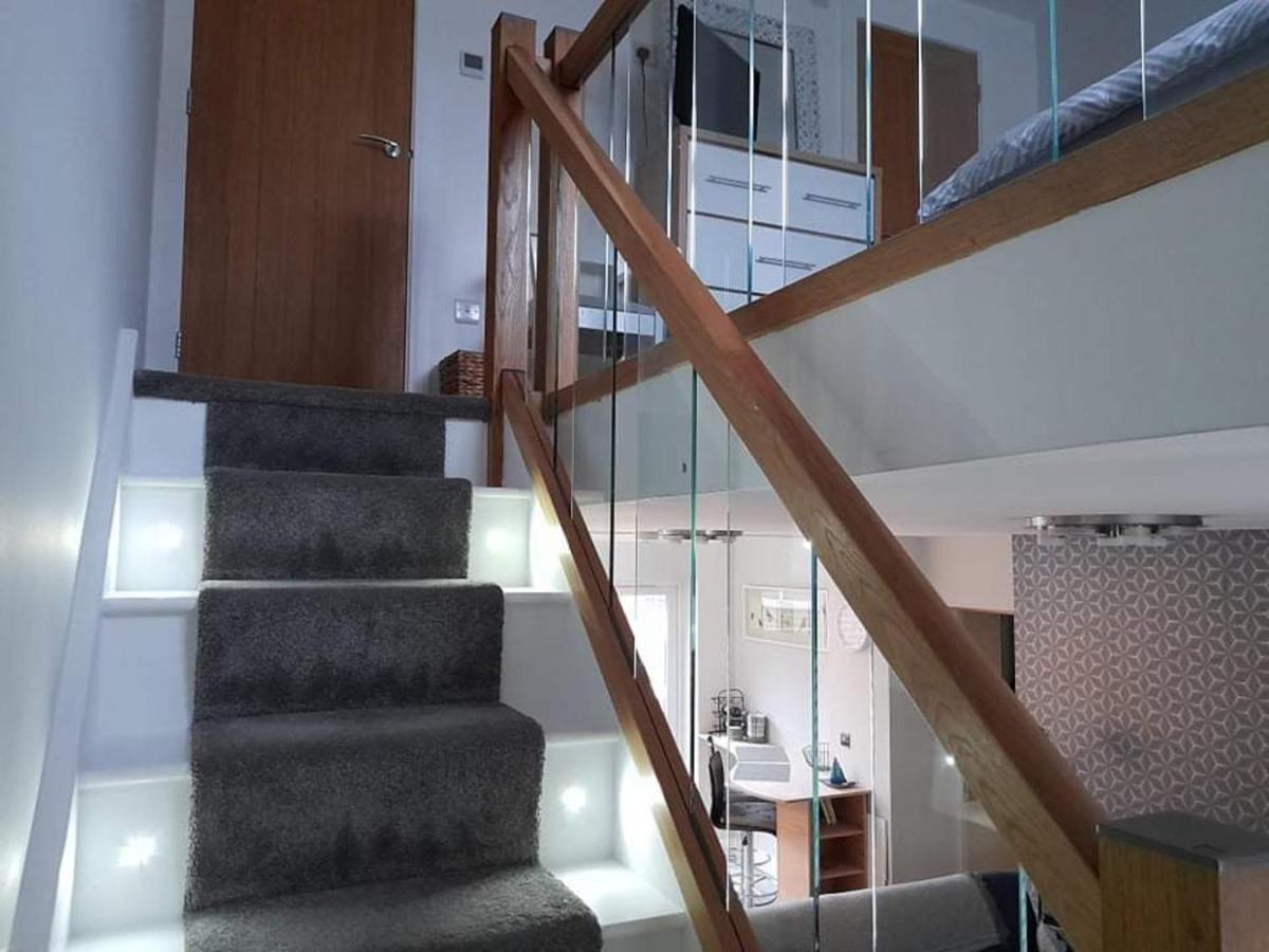 Outstanding Modern 1-Bed House In Chippenham Chippenham (Wiltshire) Zewnętrze zdjęcie