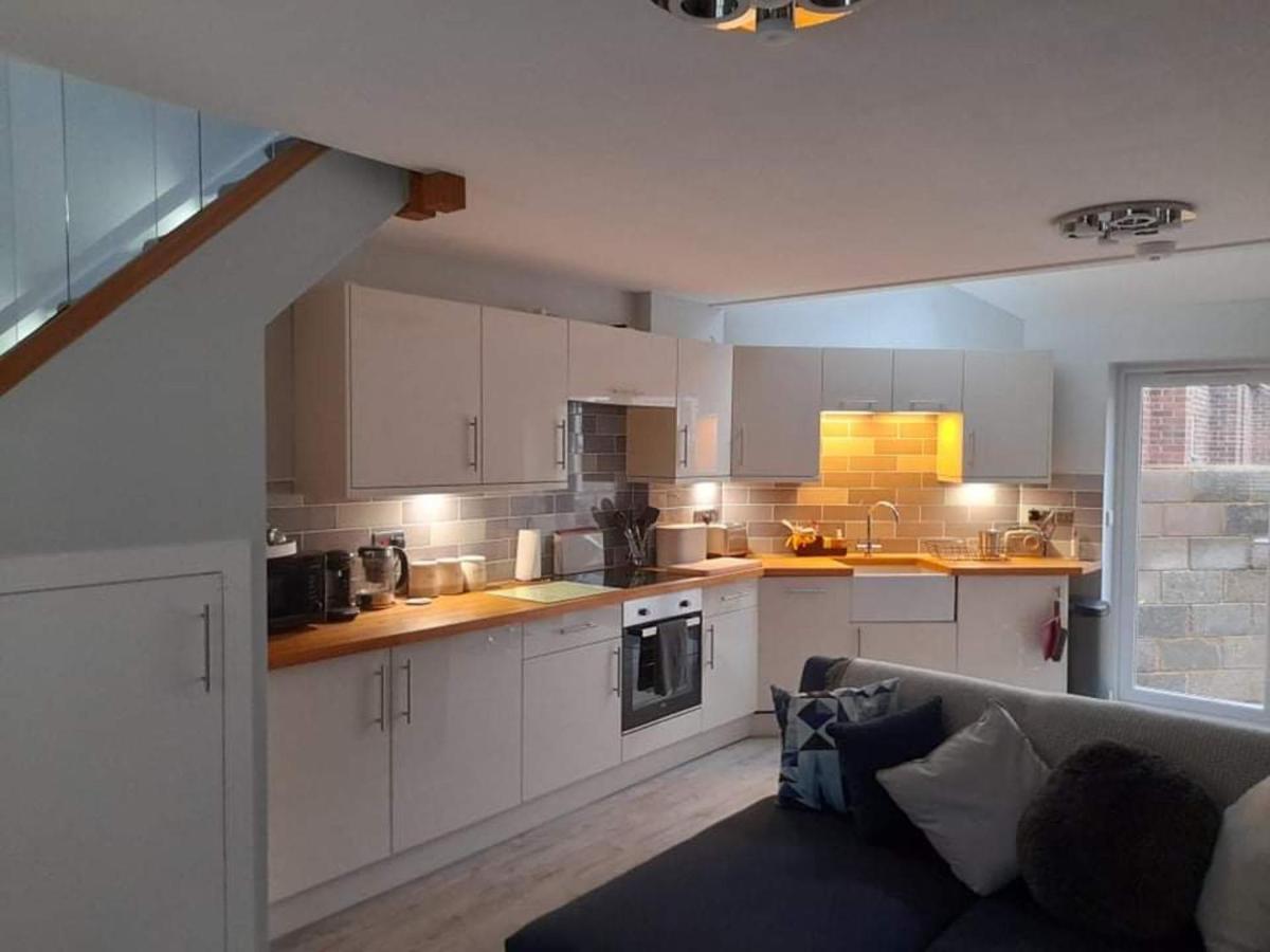 Outstanding Modern 1-Bed House In Chippenham Chippenham (Wiltshire) Zewnętrze zdjęcie