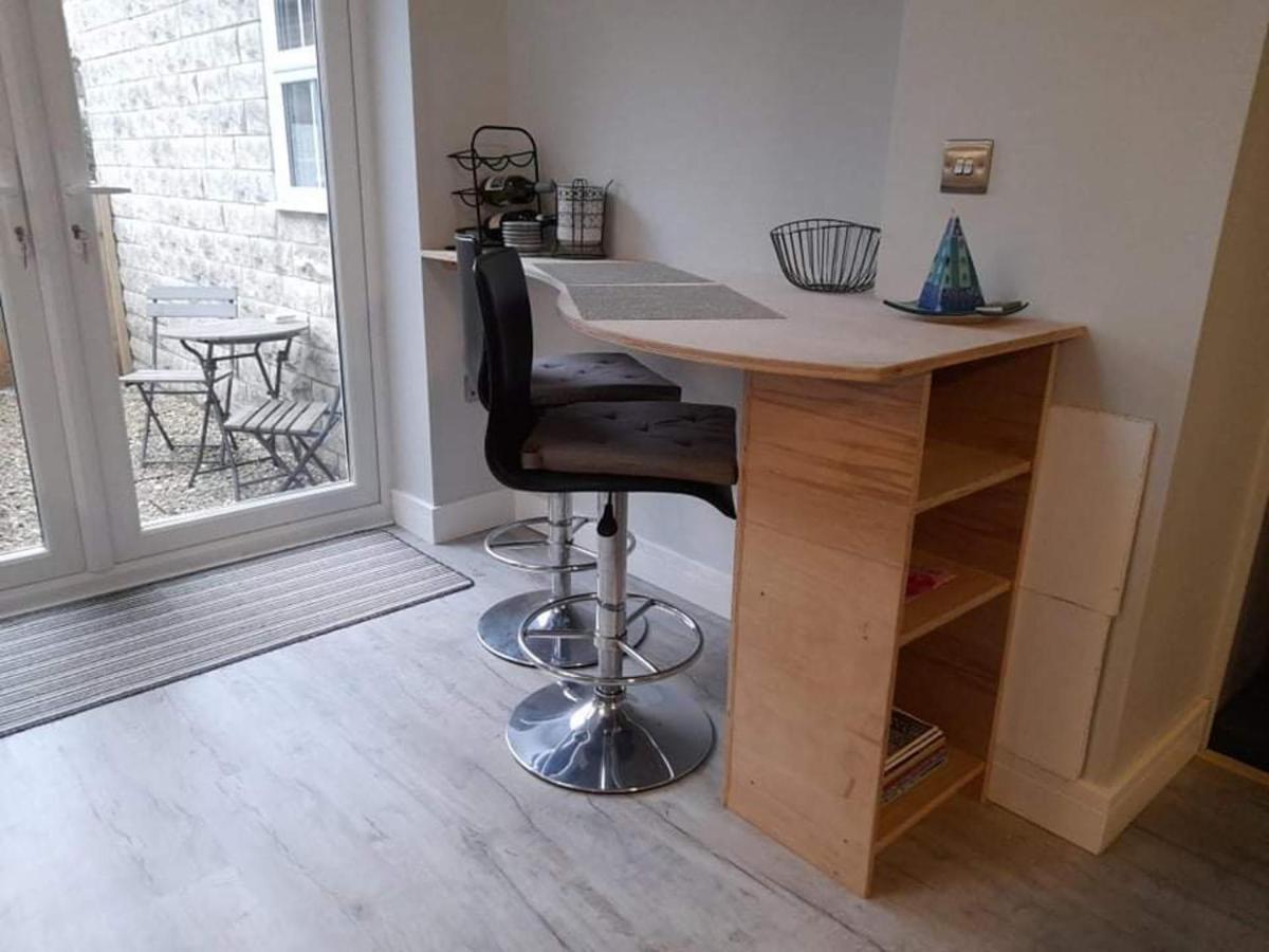 Outstanding Modern 1-Bed House In Chippenham Chippenham (Wiltshire) Zewnętrze zdjęcie