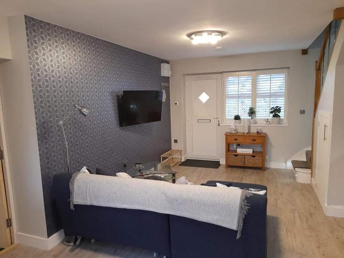 Outstanding Modern 1-Bed House In Chippenham Chippenham (Wiltshire) Zewnętrze zdjęcie