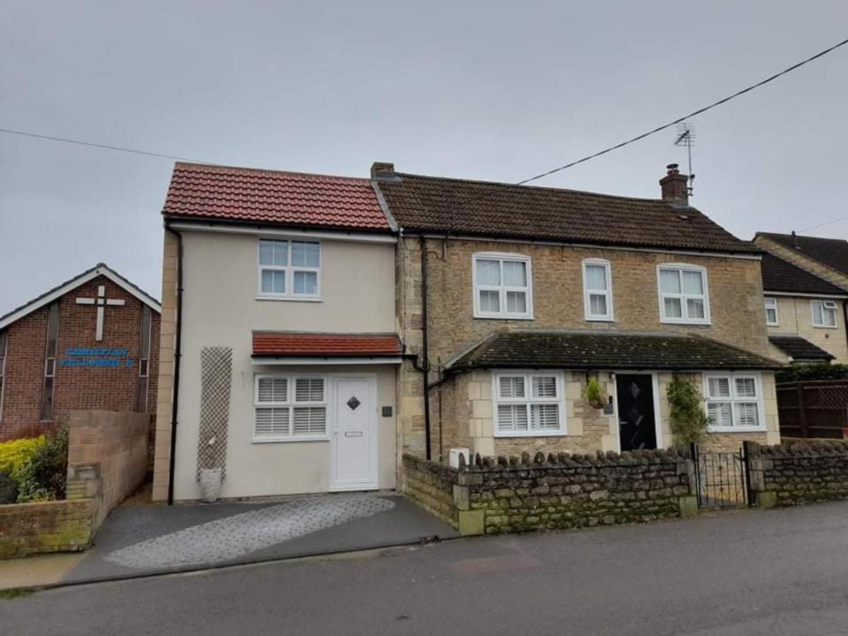 Outstanding Modern 1-Bed House In Chippenham Chippenham (Wiltshire) Zewnętrze zdjęcie