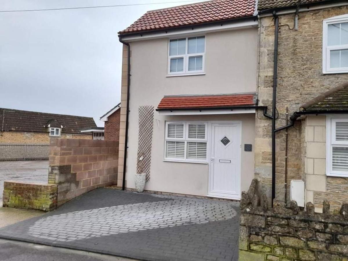 Outstanding Modern 1-Bed House In Chippenham Chippenham (Wiltshire) Zewnętrze zdjęcie