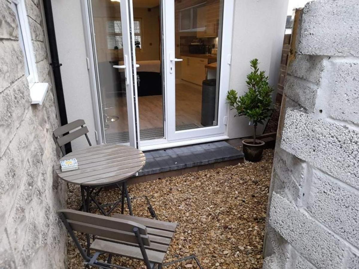 Outstanding Modern 1-Bed House In Chippenham Chippenham (Wiltshire) Zewnętrze zdjęcie