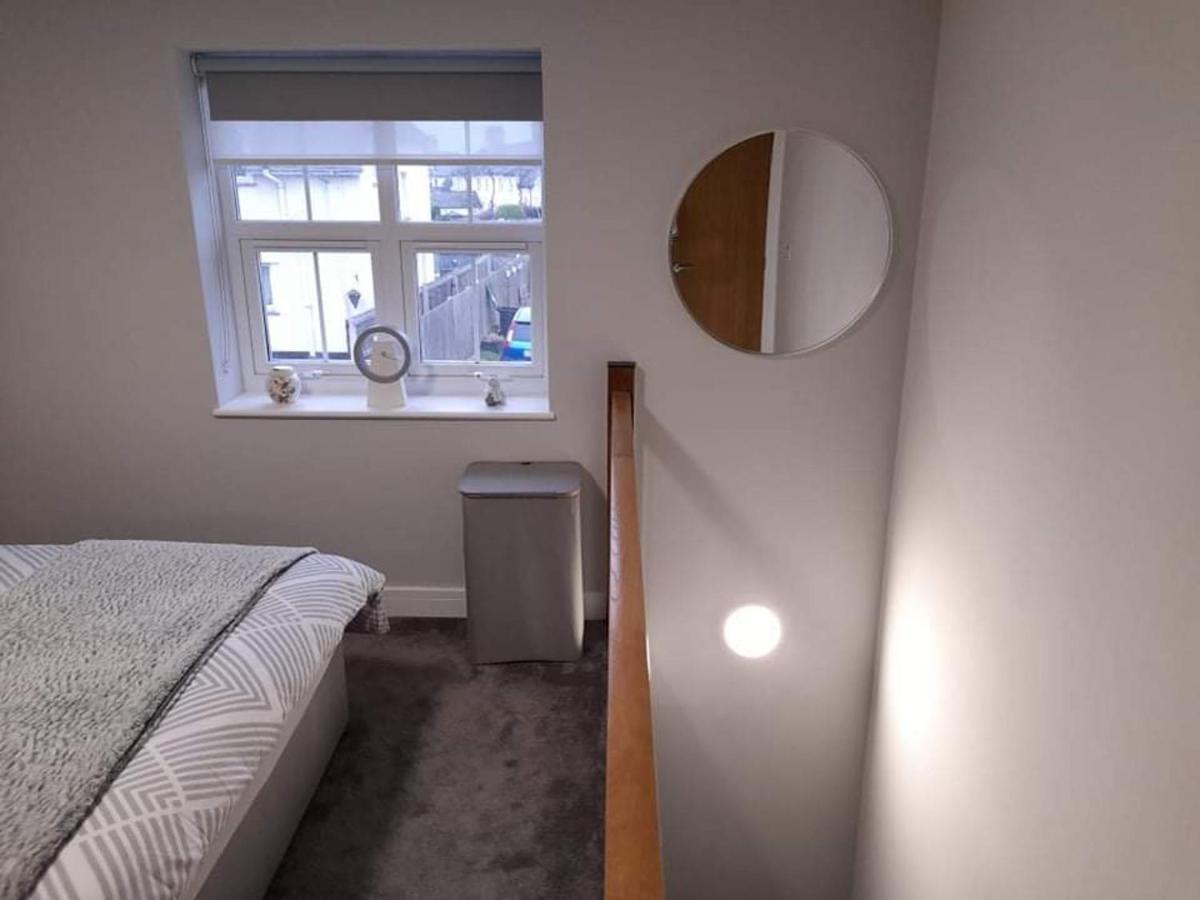 Outstanding Modern 1-Bed House In Chippenham Chippenham (Wiltshire) Zewnętrze zdjęcie